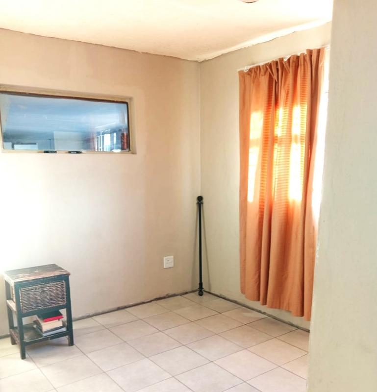 2 Bedroom Property for Sale in Peerless Park Western Cape